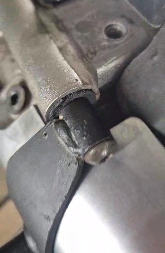 YAMAHA FZ6 daiktadėžės rėmo tvirtinimo detalės į rėmą - Image 3